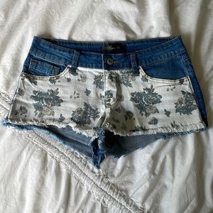 Klique B low waisted floral jean shorts